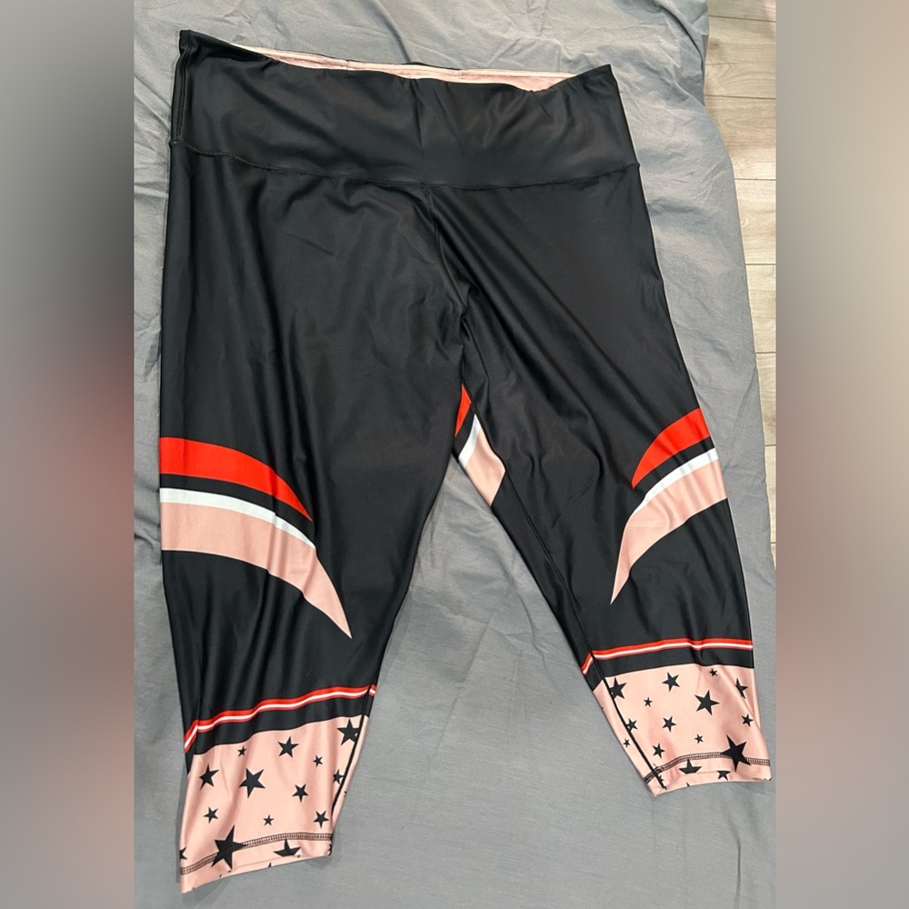 Black and Red Capri Leggings